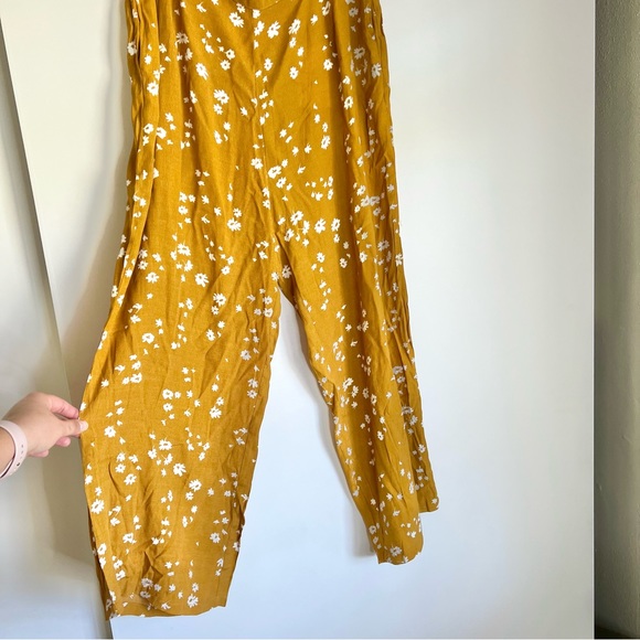 NWT Mustard and white floral pants - Picture 3 of 6